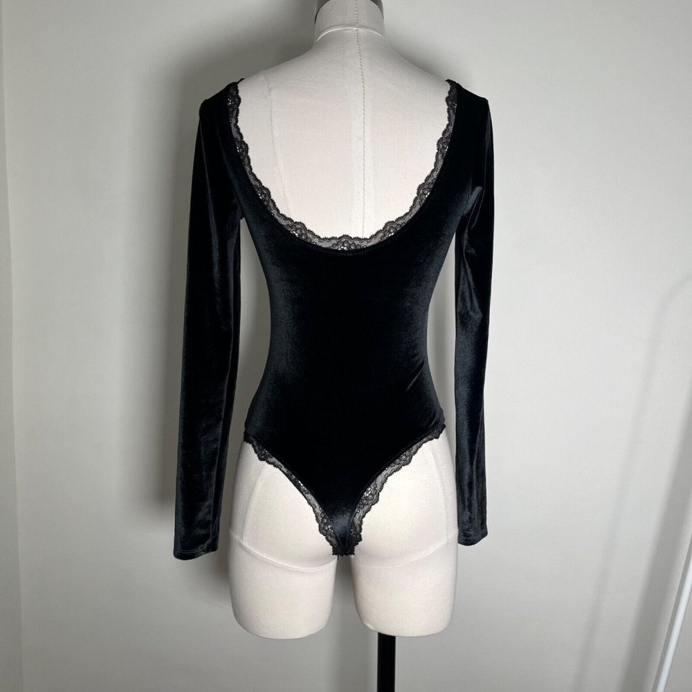 VICTORIA'S SECRET Black Velvet Lace Bodysuit Long Sleeves Thong Open Front XS - Picture 6 of 16